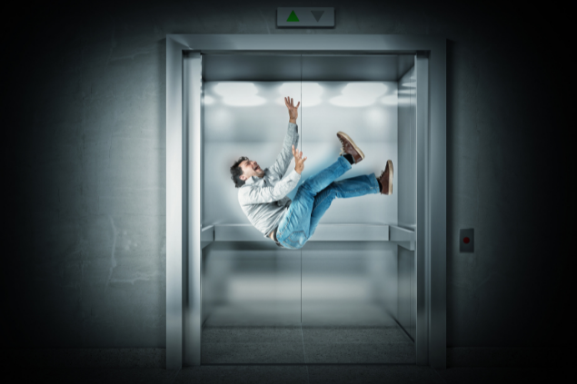 Significado de sonhar com elevador caindo. Saiba sobre isso!